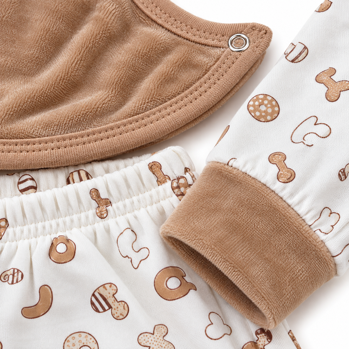 7 Piece Winter Starter Set Disney Brown & White — Neckline and fabric detail