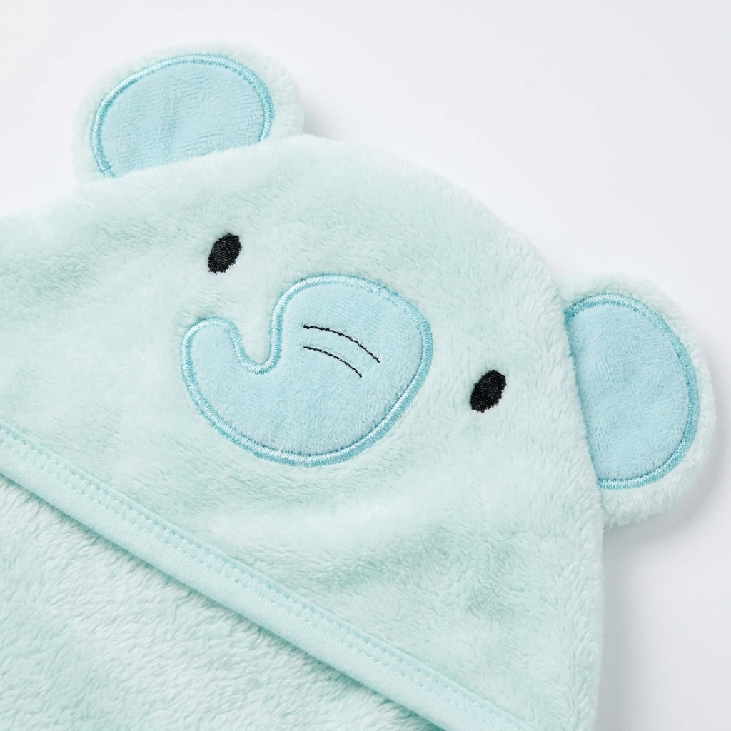 Winter Fur Hooded Wrapping Sheet Elephant Design Mint Green — Embroidery and design close-up