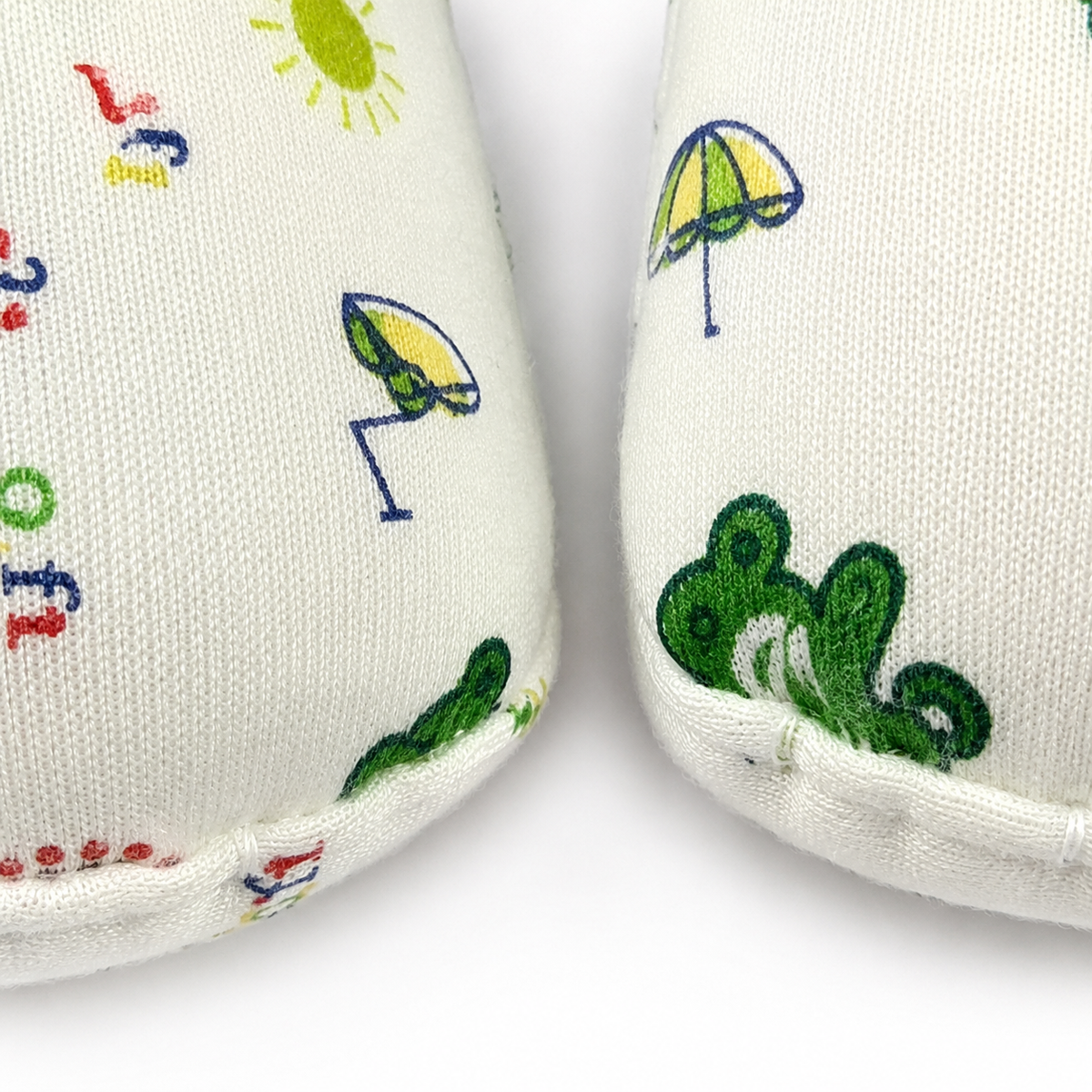 BABY GIFT BOOTIES THAI PRINTED GREEN