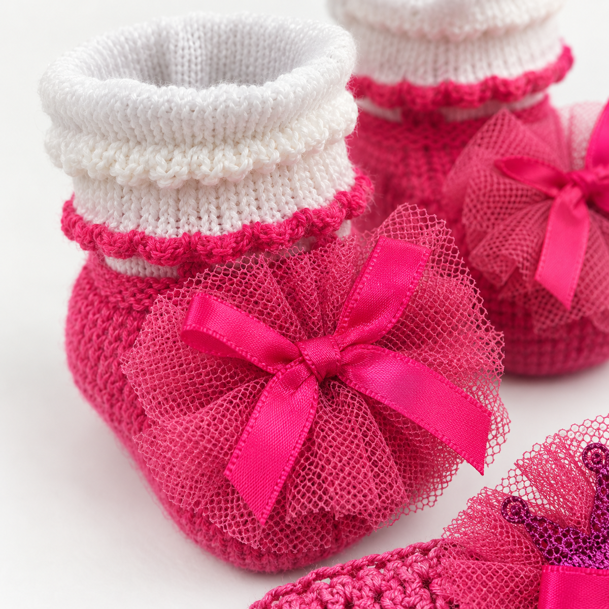 CUTE BABY GIFT SET HEADBAND AND BOOTIES PINK CROWN DESIGN