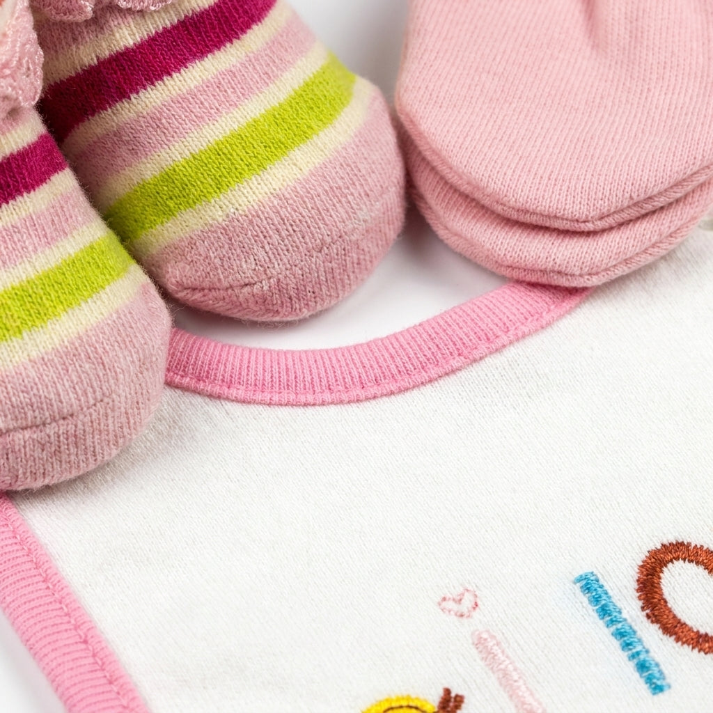 BABY GIRLS 3 PIECE GIFT SET I LOVE MOMMY EMBROIDERED SOFT COTTON (BIB, SOCKS & MITTENS)