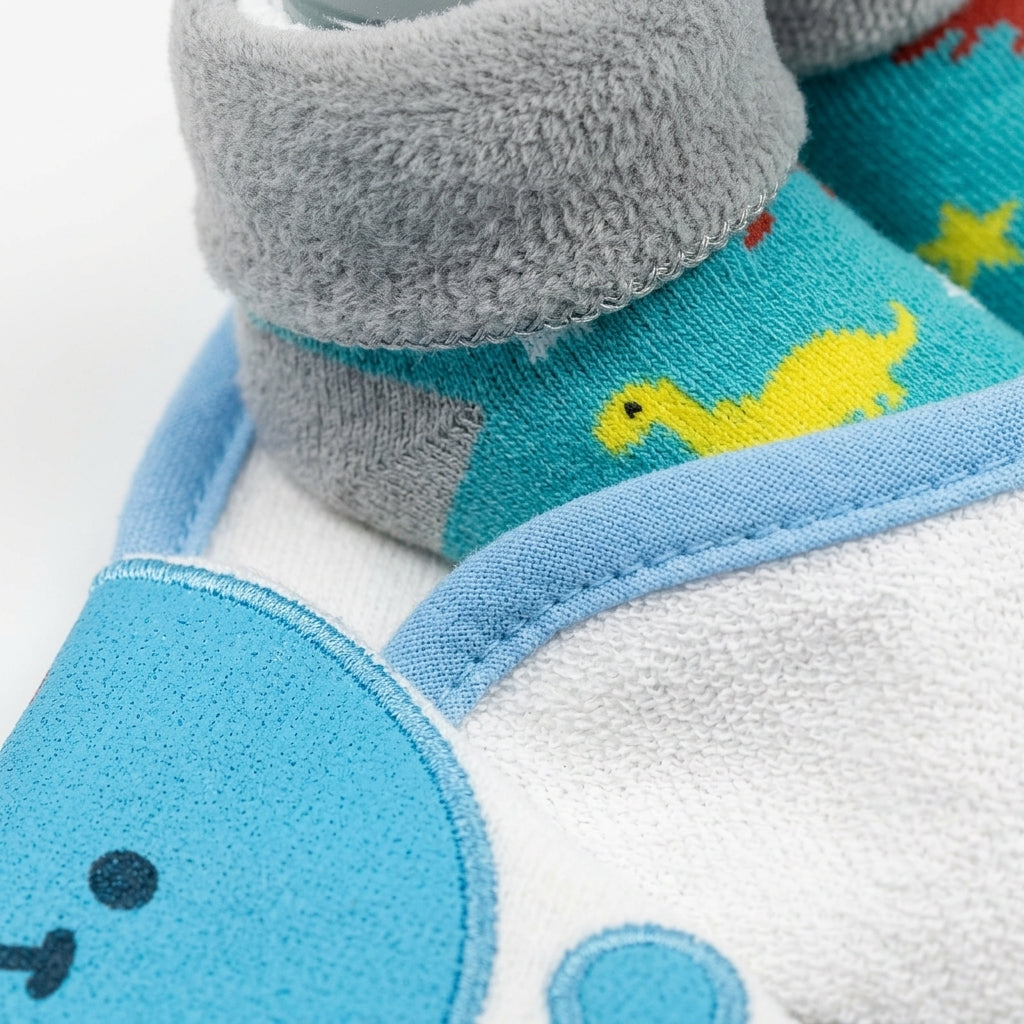 3-PIECE BABY GIFT SET DOLPHIN, SAFARI & NIGHT SKY THEME (BIB, SOCKS & MITTENS)