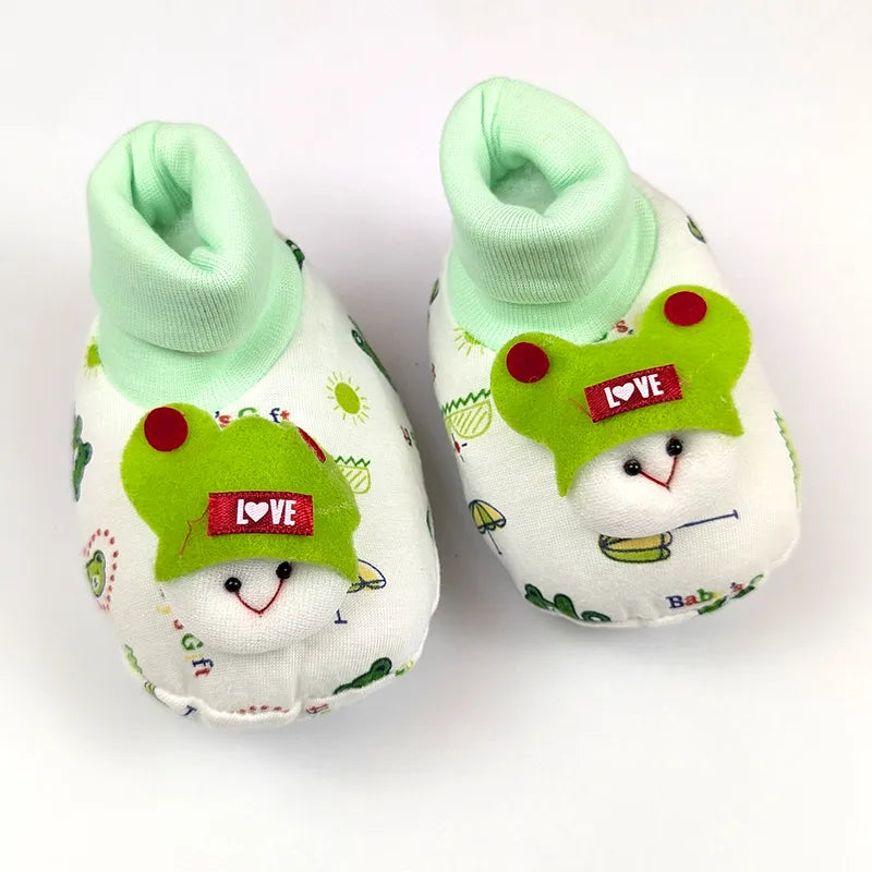 BABY GIFT BOOTIES THAI PRINTED GREEN