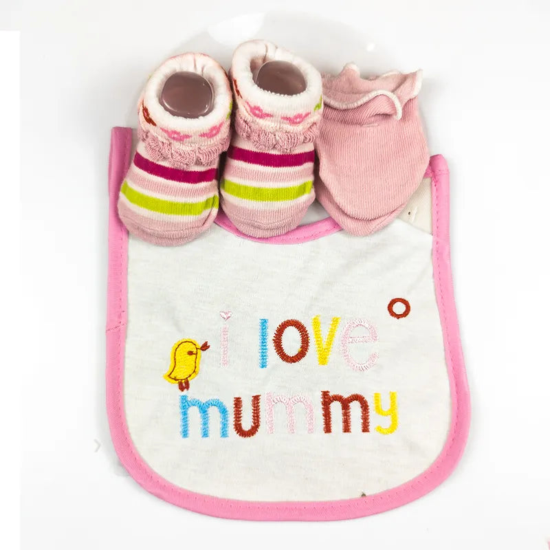 BABY GIRLS 3 PIECE GIFT SET I LOVE MOMMY EMBROIDERED SOFT COTTON (BIB, SOCKS & MITTENS)