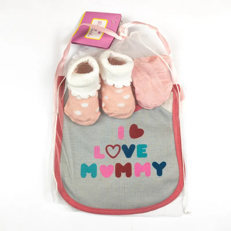 BABY GIRLS 3 PIECE GIFT SET I LOVE MOMMY PRINTED SOFT COTTON (BIB, SOCKS & MITTENS) - image 2